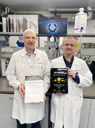 Dr. Jochen Jung (Leiter QC) , Rudolf Klug (QAA)